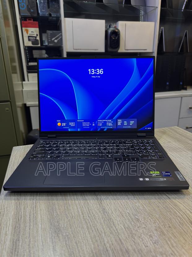 Laptop Lenovo Legion Pro 7 32GB Intel Core i9 SSD 1T - main view