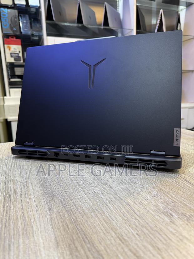 Laptop Lenovo Legion Pro 7 32GB Intel Core i9 SSD 1T - thumbnail 3