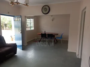 3bdrm Bungalow in Viraj Area for rent