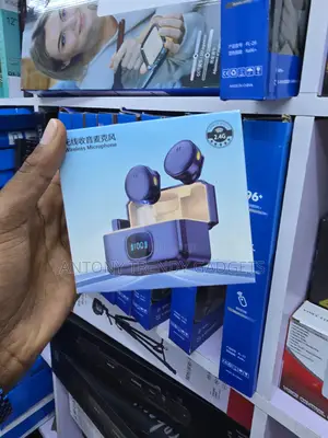 Q8 Plug Play Wireless Microphone for Video Recording