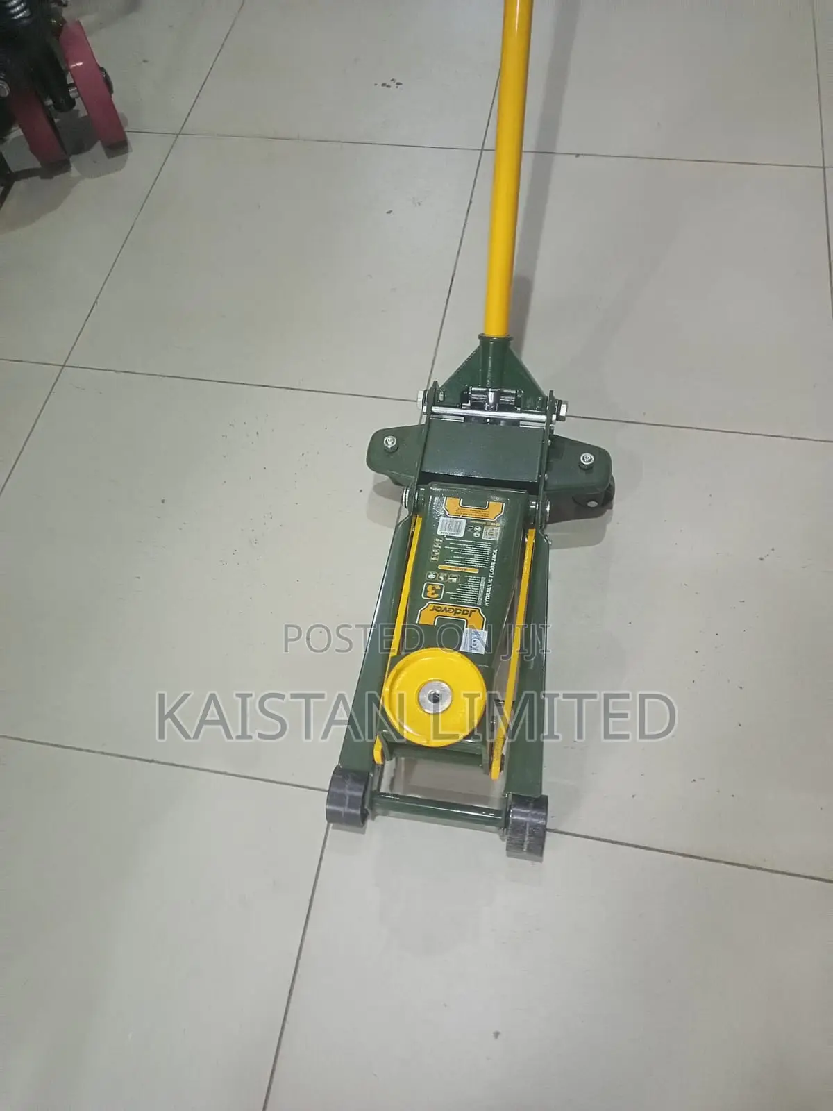 3-Ton Low Profile Hydraulic Floor Jack With Dual Piston Quick Lift