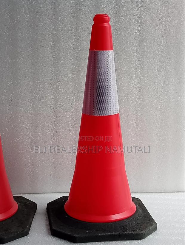 75cm PVC Reflective Safety Cone – High Visibility Traffic Cone - thumbnail 2