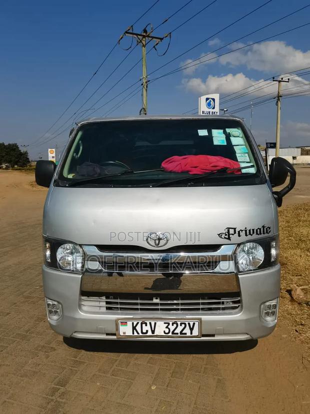 Toyota HiAce 2013 Silver