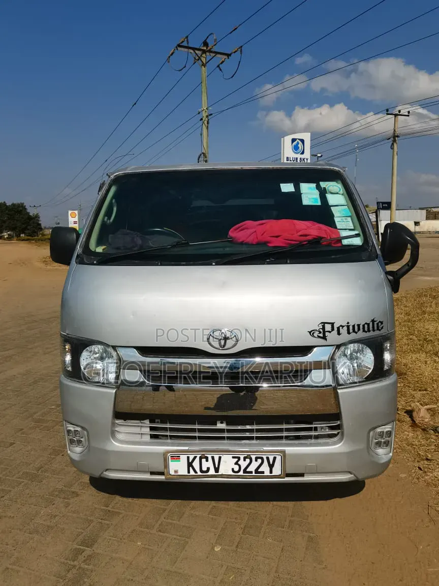 Toyota HiAce 2013 Silver