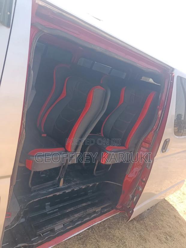 Toyota HiAce 2013 Silver - thumbnail 3