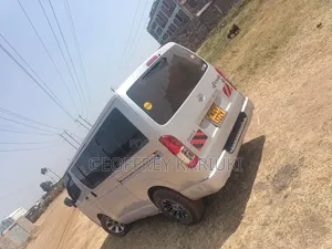 Toyota HiAce 2013 Silver