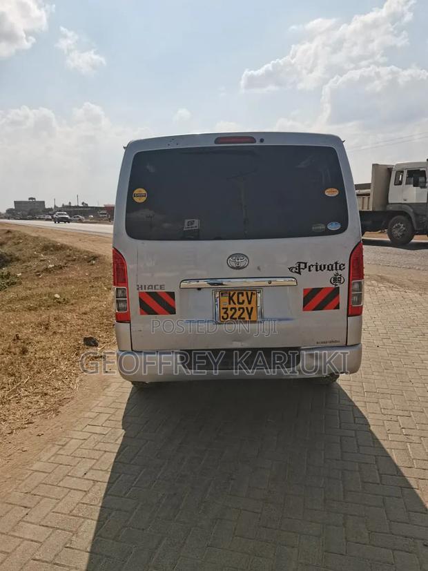 Toyota HiAce 2013 Silver - thumbnail 10