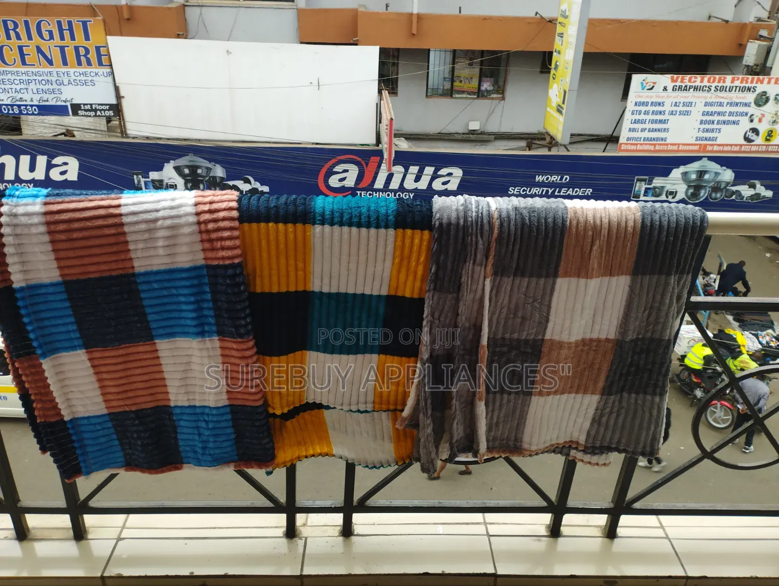 Premium 6×6 Fleece Blanket – Soft, Warm Comfortable Throw