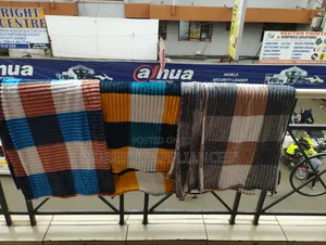 Premium 6×6 Fleece Blanket – Soft, Warm Comfortable Throw