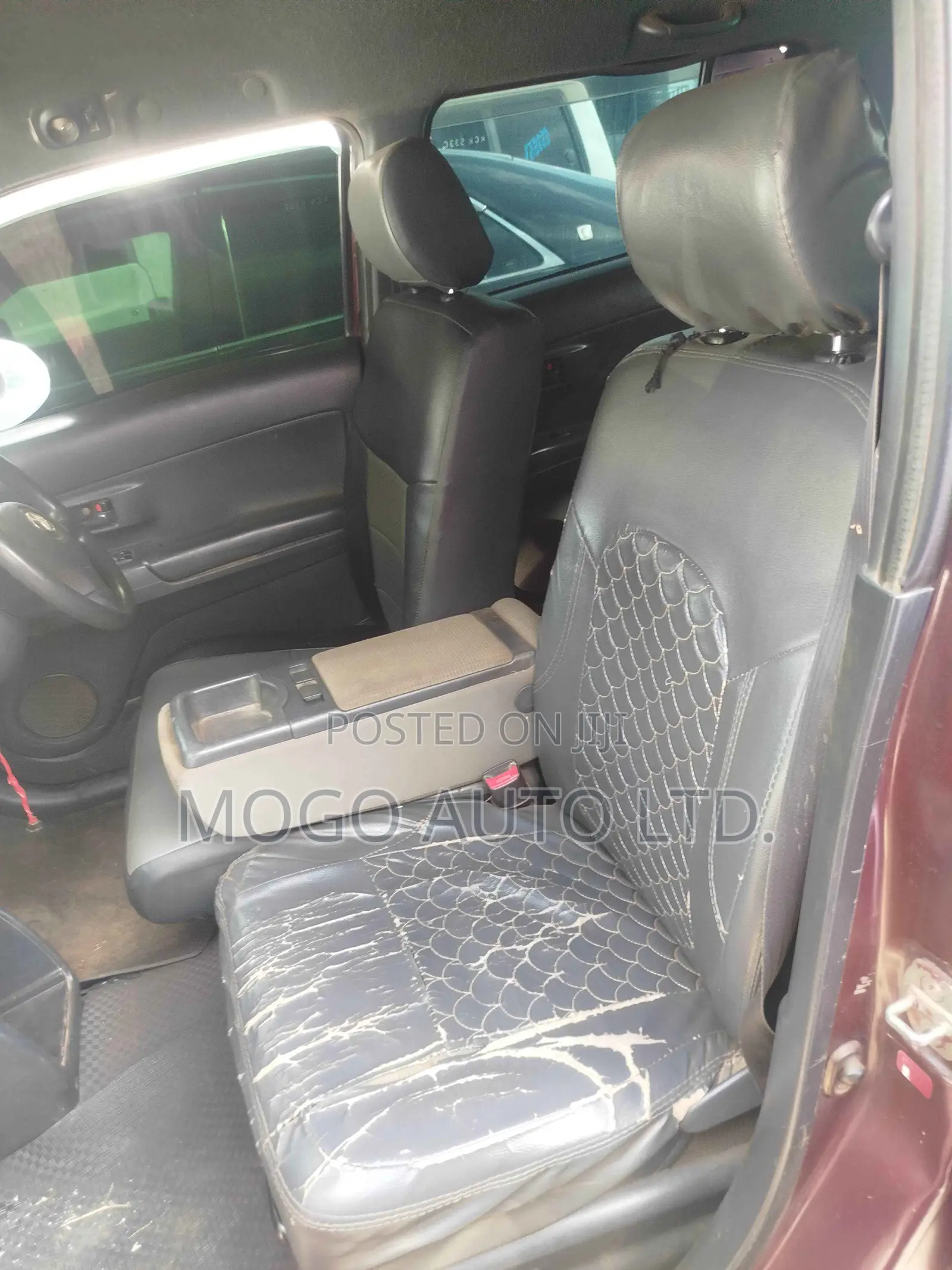Toyota bB 2009 Maroon