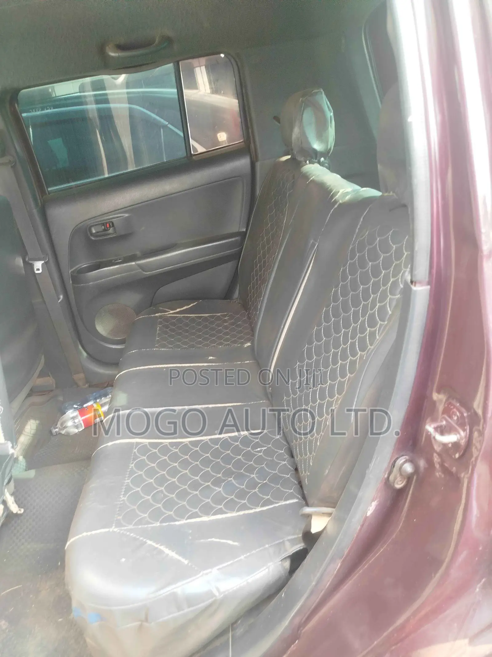 Toyota bB 2009 Maroon