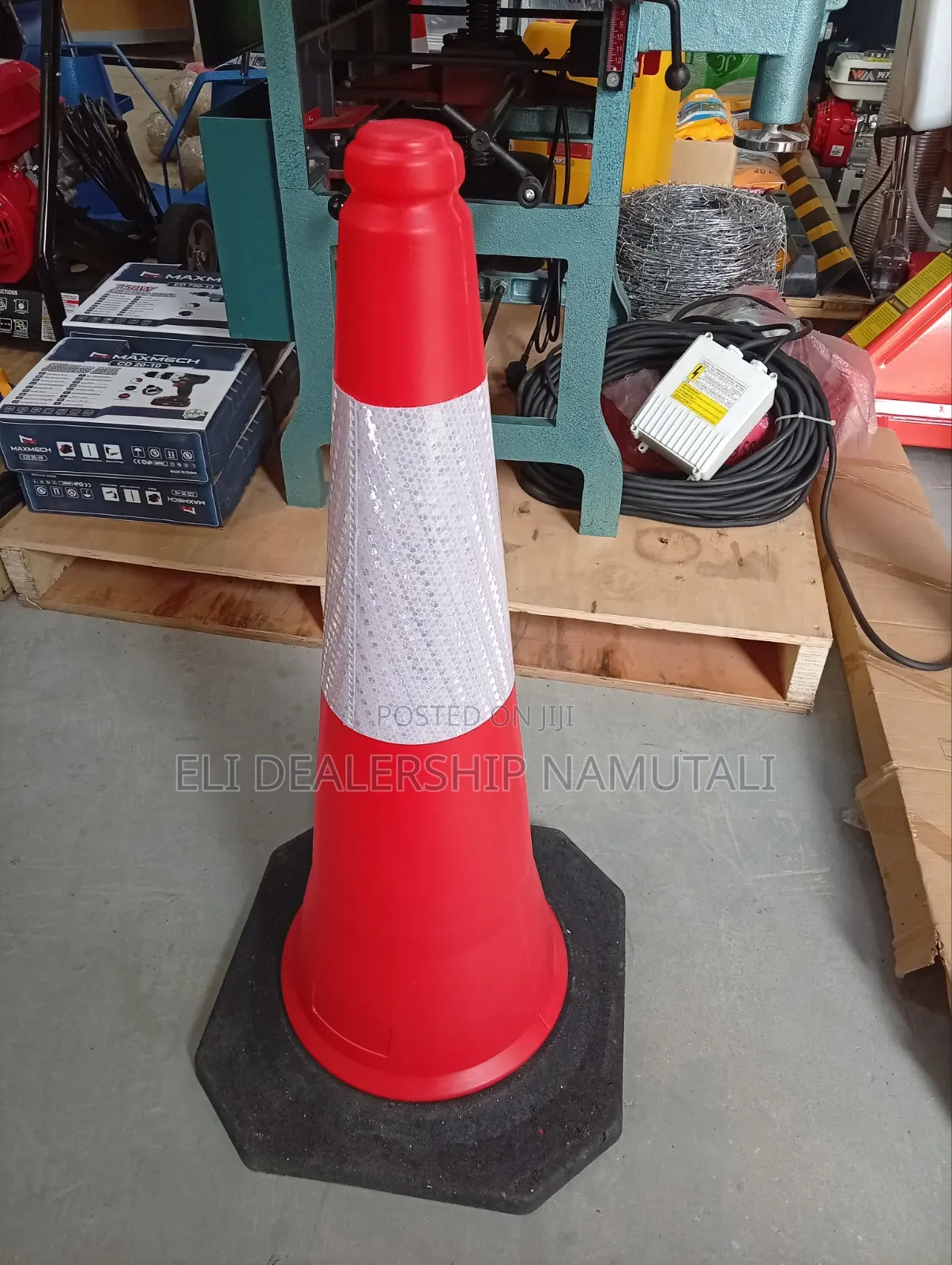 75cm High Visibility Traffic Cone for Parking,Roadworks & Construction