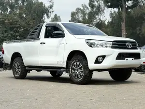 Toyota Hilux 2019 White
