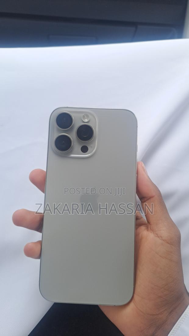 Apple iPhone 16 Pro Max 512 GB Gray - thumbnail 3