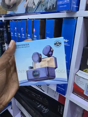 Q8 Wireless Lapel Microphone for YouTube TikTok Podcasts