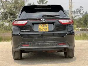 Toyota Harrier 2.0 2018 Black
