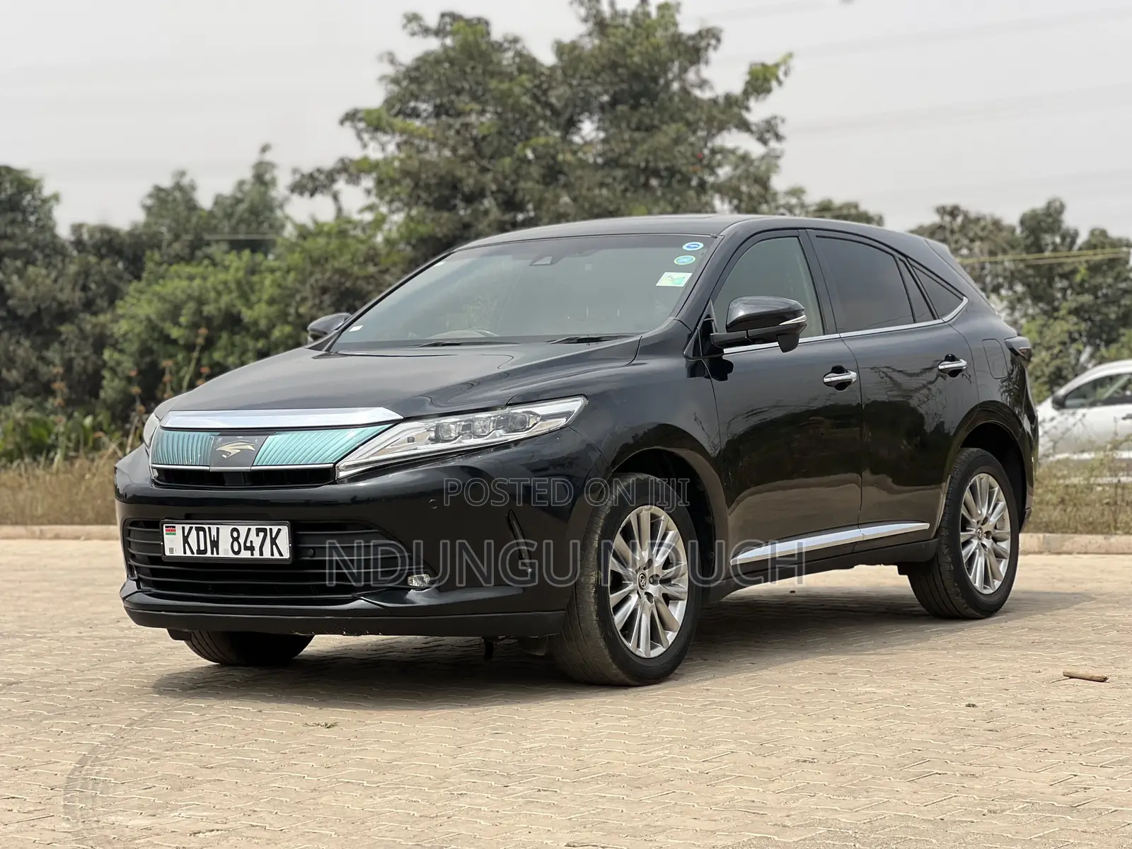 Toyota Harrier 2.0 2018 Black
