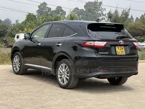 Toyota Harrier 2.0 2018 Black