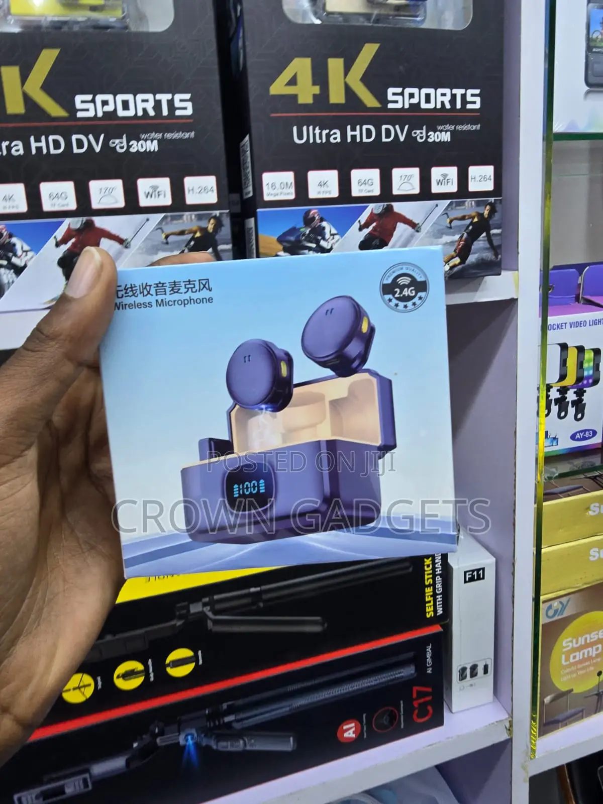 Q8 Type-C Dual Clip-on Wireless Mic for Video Recording
