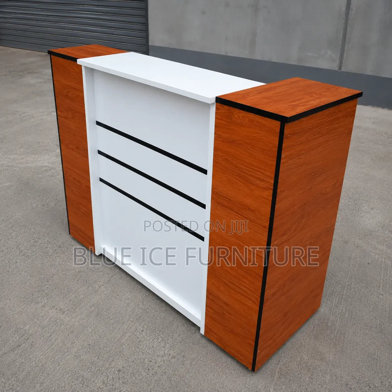 Customer Service Desk