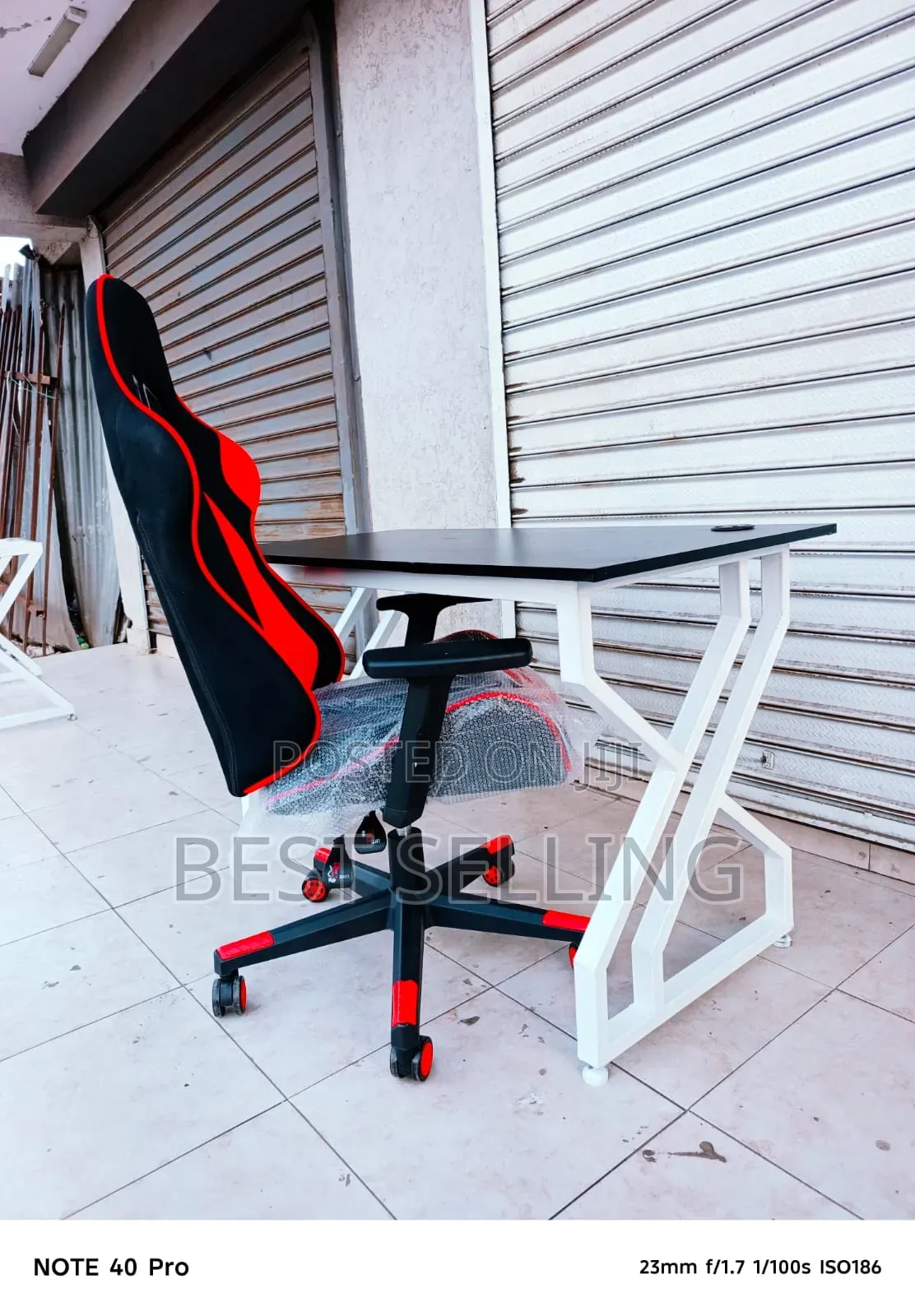 Red Black Fabric Gaming Chair With Office Table
