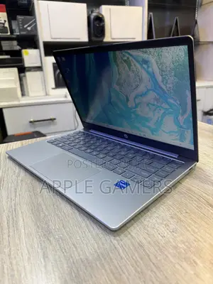 Laptop HP 14-ep0063 8GB Intel Core i5 SSD 512GB