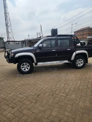 Toyota Hilux 2003 Brown