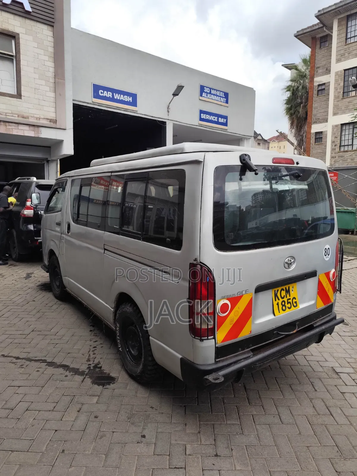 Toyota HiAce 2011 Silver