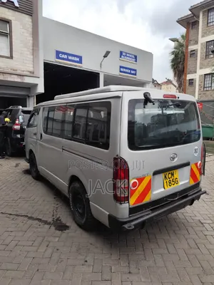 Toyota HiAce 2011 Silver