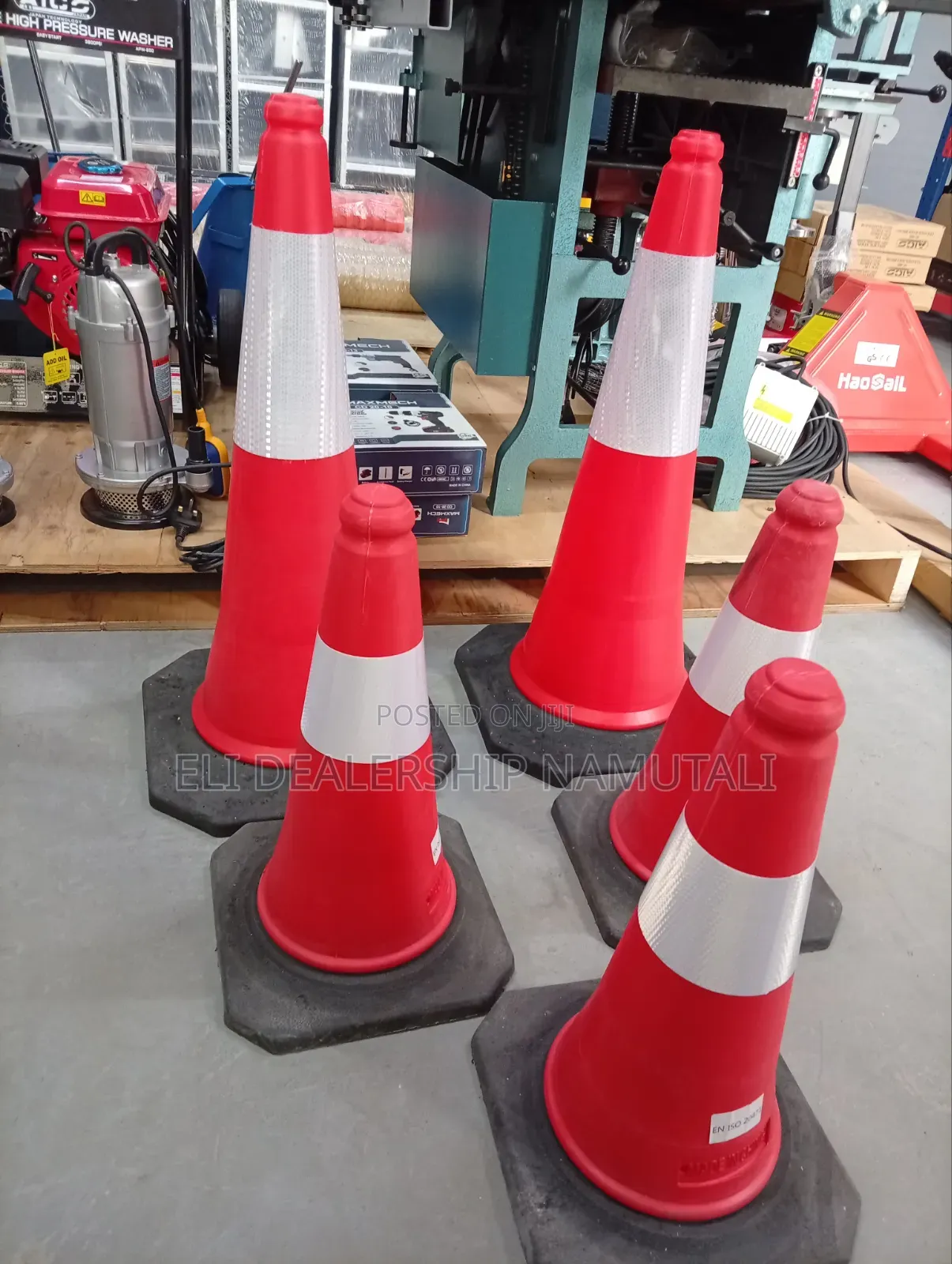High Visibility 75cm Traffic Cone for Road Construction & Parking