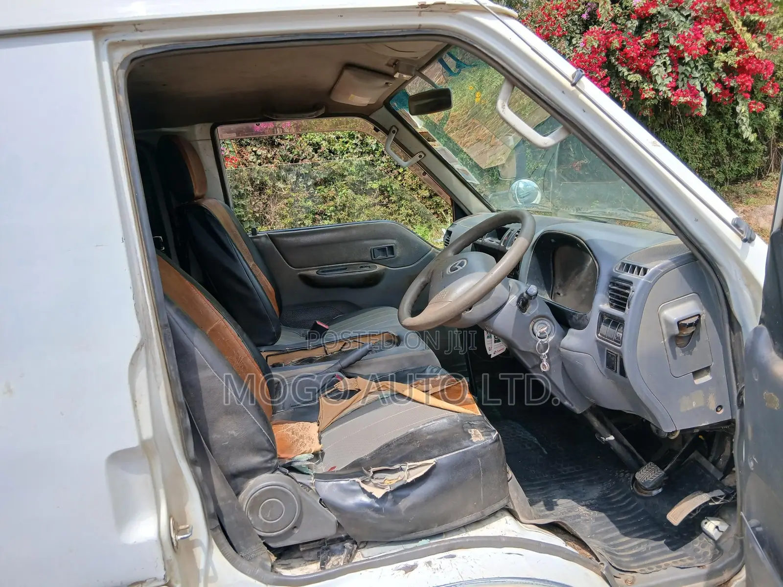 Mazda Bongo 2013 White
