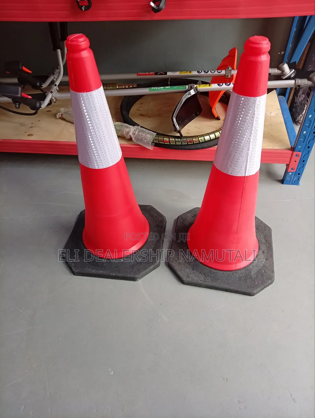 Industrial 75cm Traffic Cone With Heavy Rubber Base