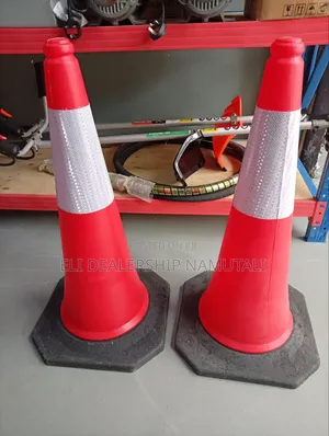 Industrial 75cm Traffic Cone With Heavy Rubber Base