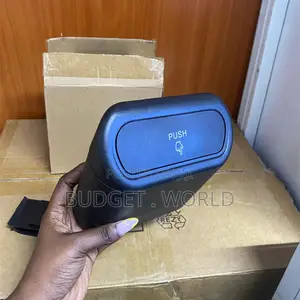 Mini Car Organizer Trash Bin With Waterproof Push Lid