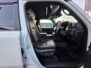 Toyota Land Cruiser Prado 2024 White