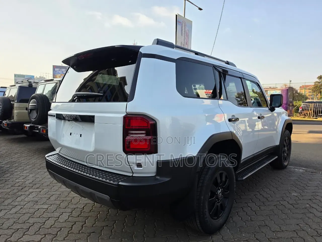 Toyota Land Cruiser Prado 2024 White