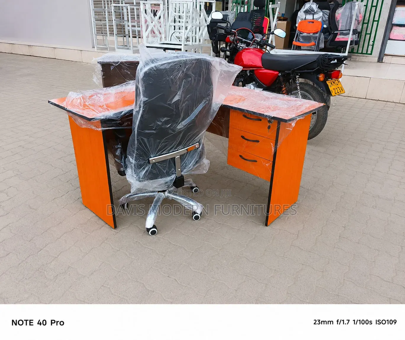 Modern Office Desk