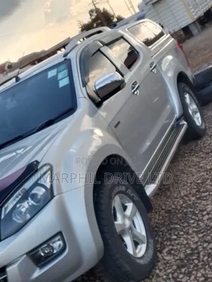 Isuzu D-MAX 2015 Silver