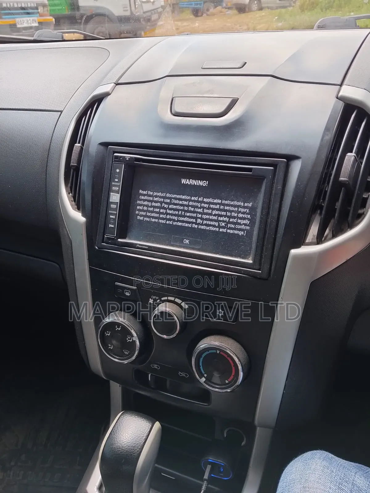 Isuzu D-MAX 2015 Silver