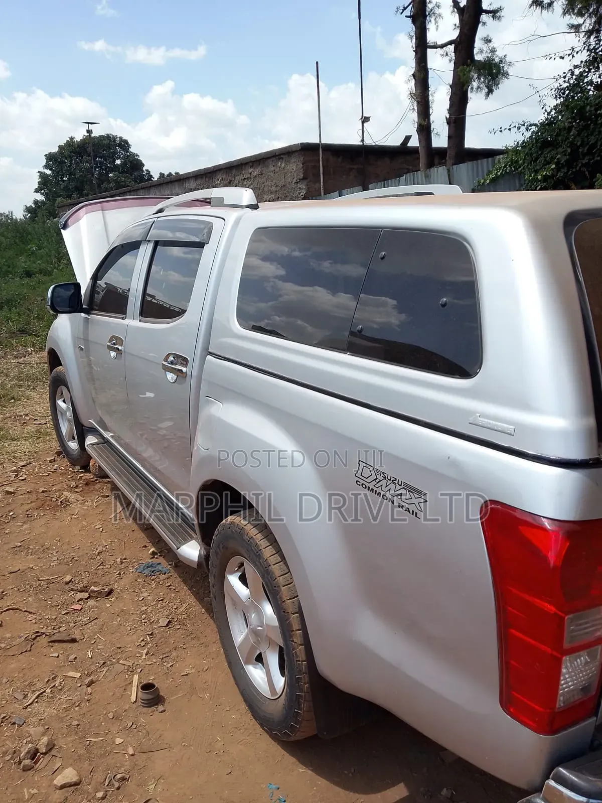 Isuzu D-MAX 2015 Silver
