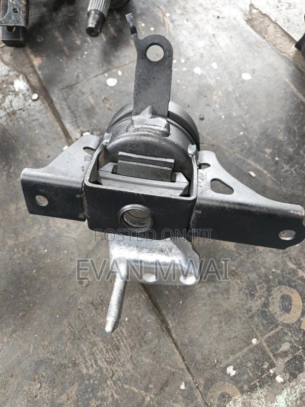 Toyota Vitz/ Ractis/ 1kr / 2sz Gearbox Mounting