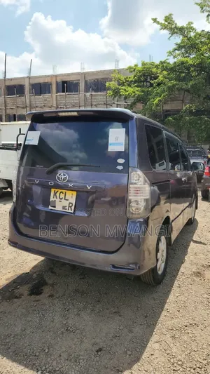 Toyota Voxy 2010 Purple