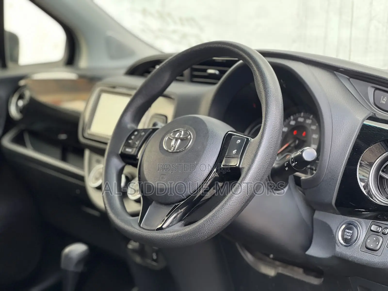 Toyota Vitz 1.0 FWD 5dr 2019 Blue