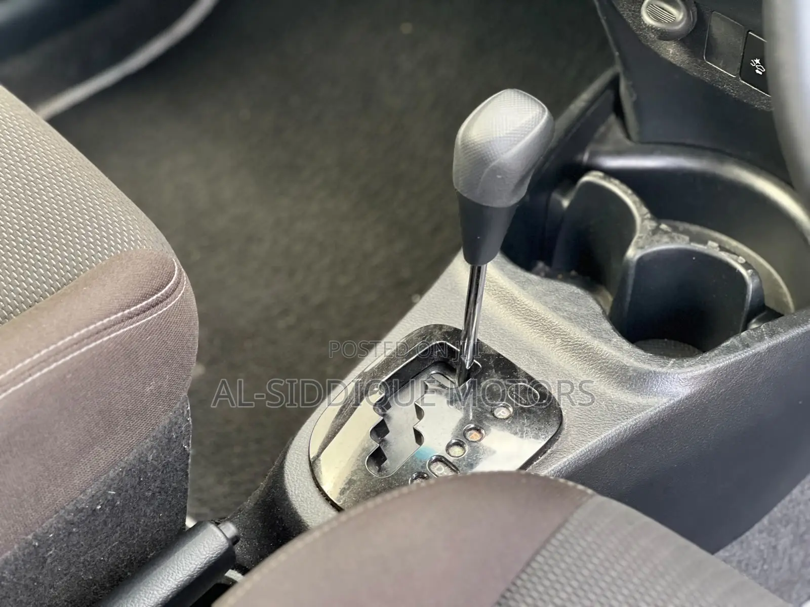 Toyota Vitz 1.0 FWD 5dr 2019 Blue