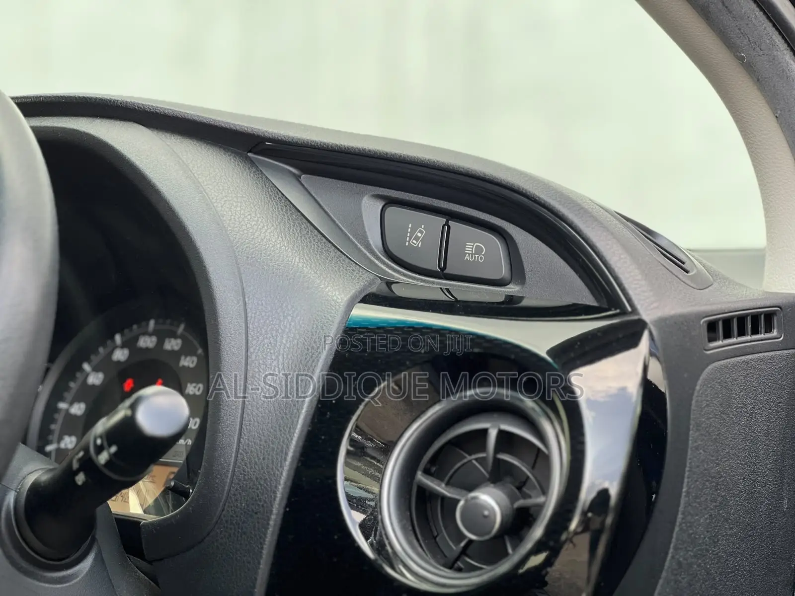 Toyota Vitz 1.0 FWD 5dr 2019 Blue
