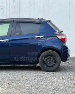 Toyota Vitz 1.0 FWD 5dr 2019 Blue