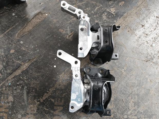 Nissan March / NOTE 2012 Engine Mounting - thumbnail 3