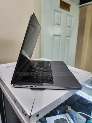 Laptop Apple MacBook Pro 2021 M1 16GB Apple M1 Pro SSD 512GB