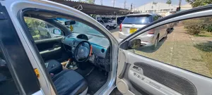 Toyota Sienta 2010 Silver