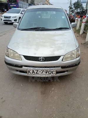 Toyota Corolla Spacio 2000 Silver